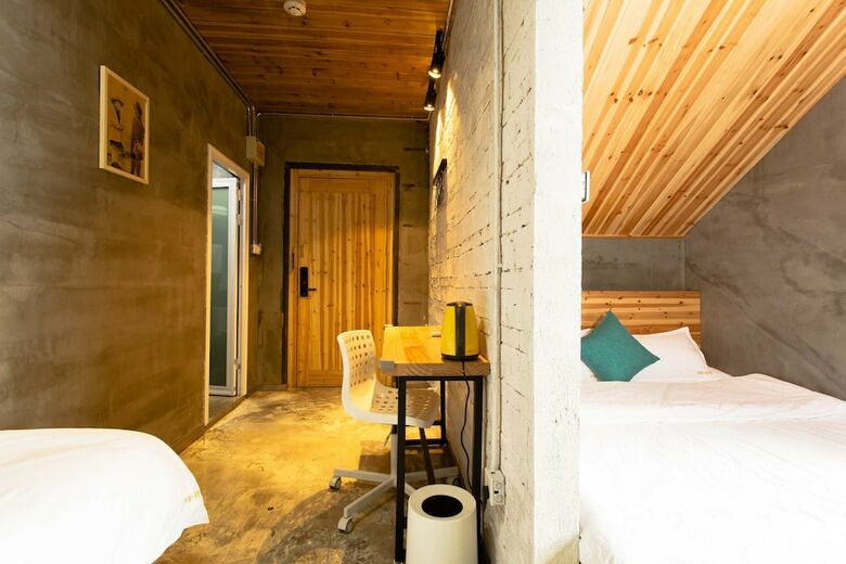 Hostal Tunxi Old Street Homestay