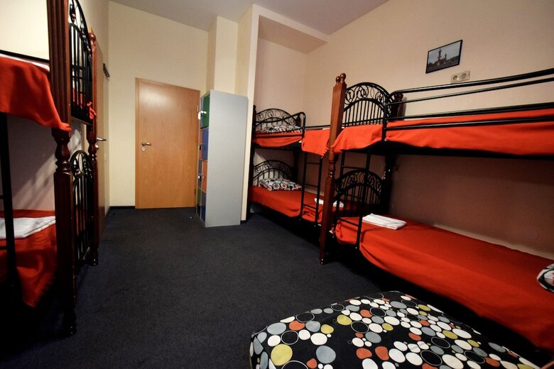 Hostal Artbaza Hotel