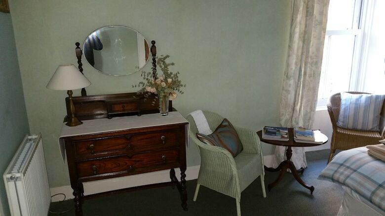 Bed & Breakfast Woodburn House