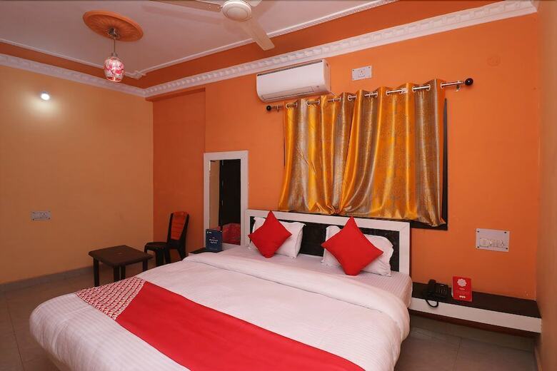Hotel J. B Palace