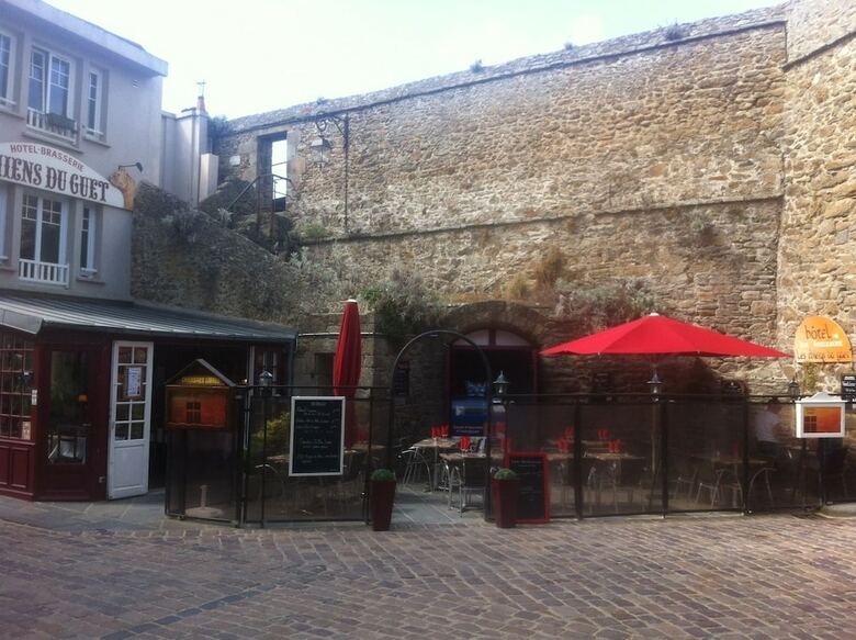 Hotel Les Chiens Du Guet