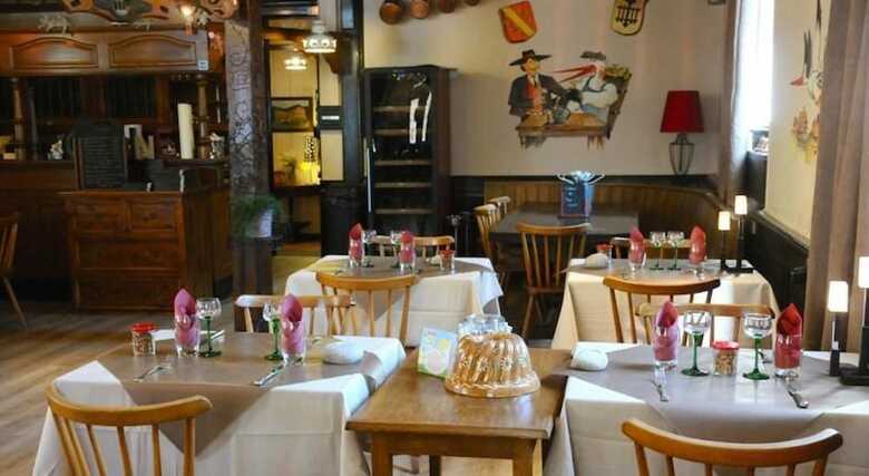 Hotel H�tel La Maison Rouge