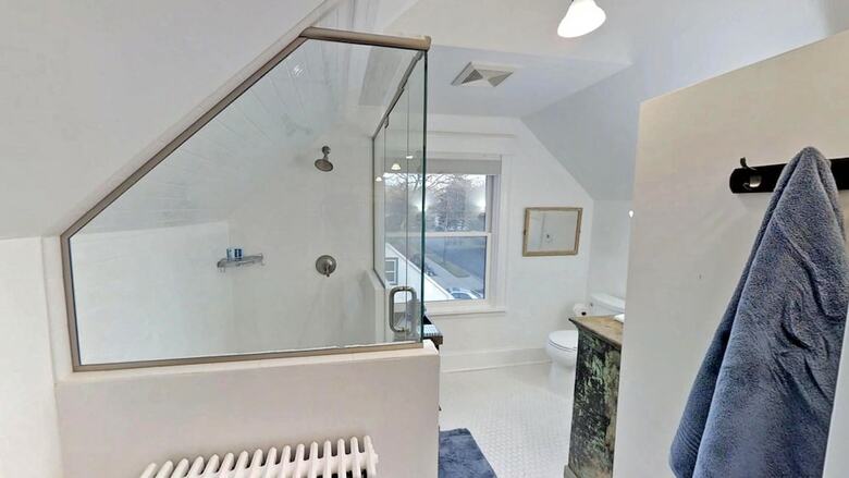 Linden Hills Luxury Charmer