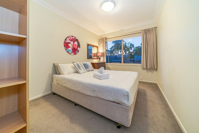 Hotel Birkenhead Super Cozy & Comfort Shared Room