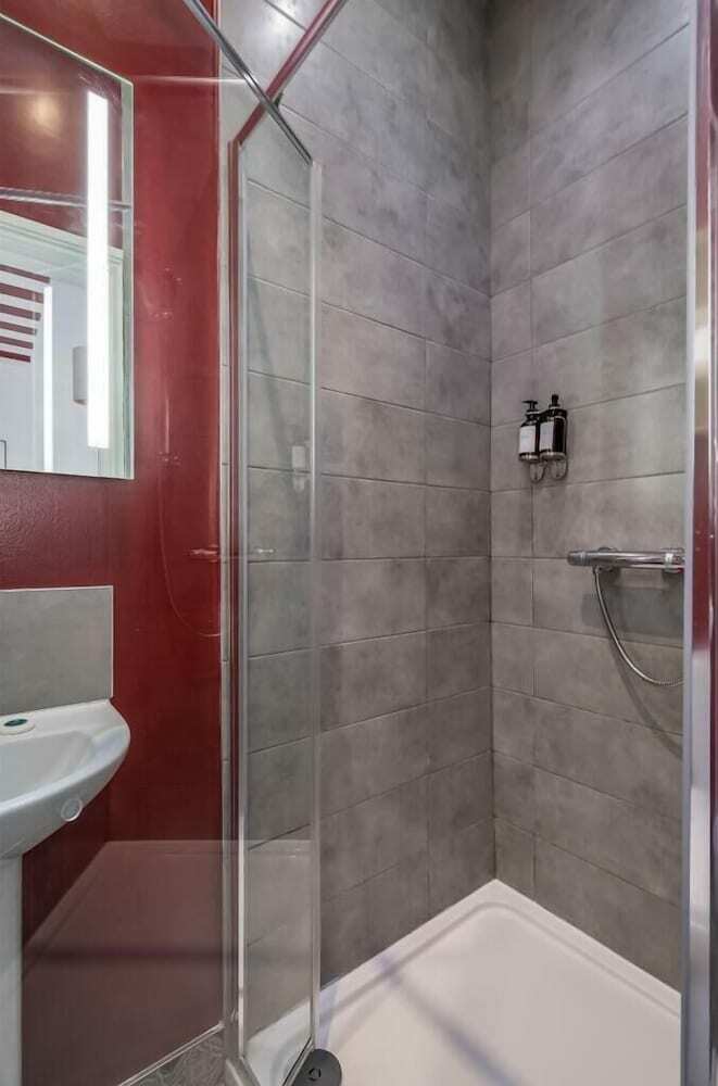 Hotel Wellesley Guest Accommodation