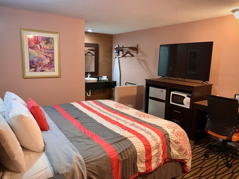 Annie Oakley Motel Oakley