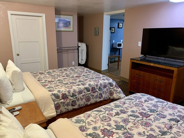 Annie Oakley Motel Oakley