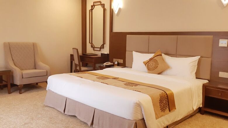 Duc Huy Grand Hotel & Spa