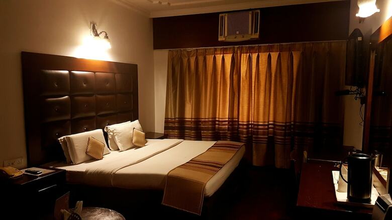 Hotel Deep Palace