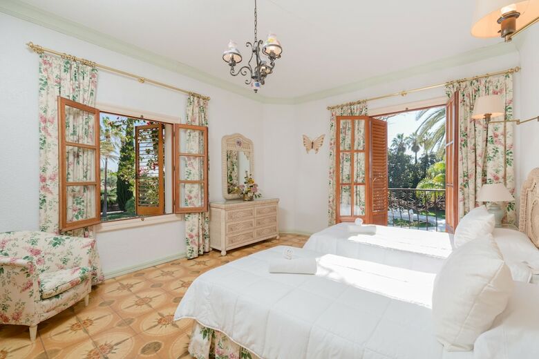 Villa Fidalsa Wine Valley Mansion