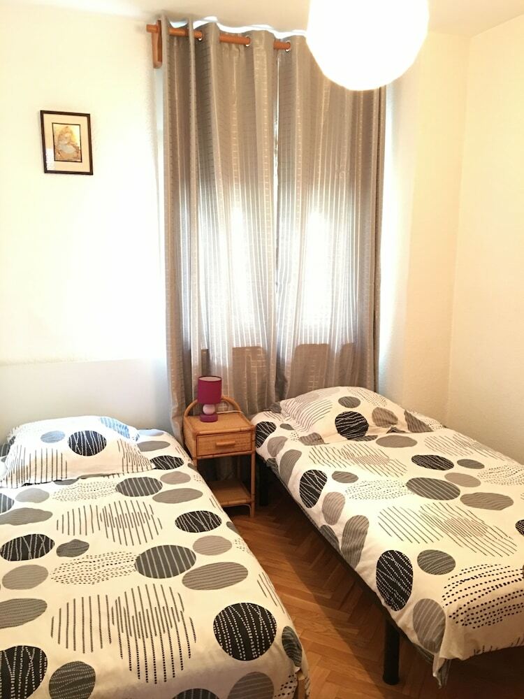 Apartamentos Aiguaneu S Ermita