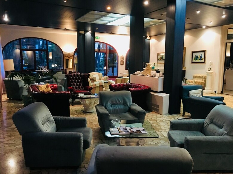 Hotel Deanna Golf