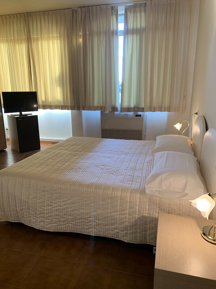 Hotel Deanna Golf