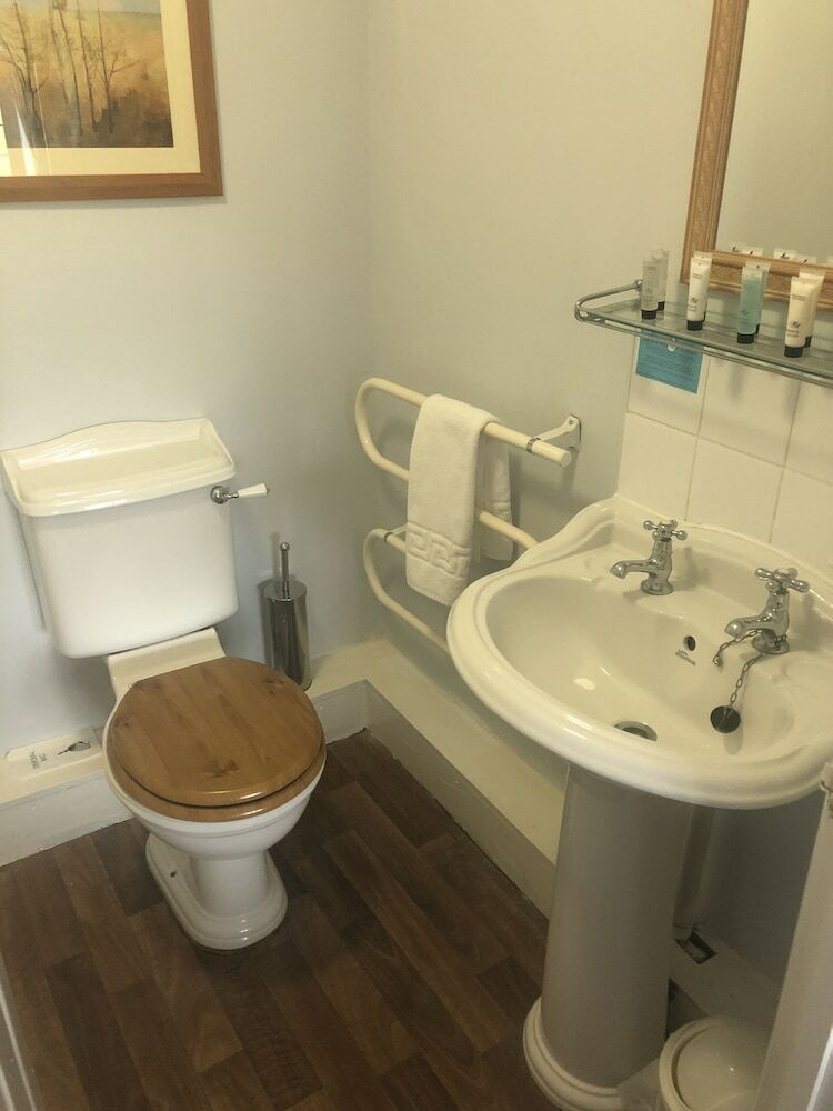 Hotel Raleghs Cross Inn