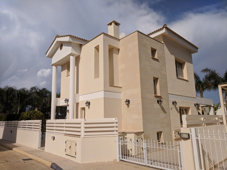 Anthorina Villa 9