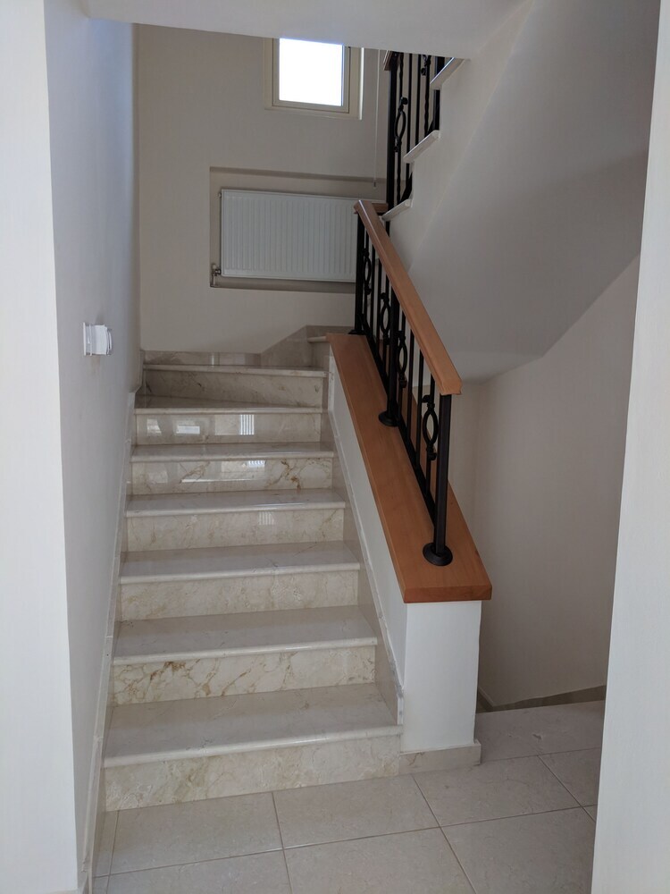 Anthorina Villa 9