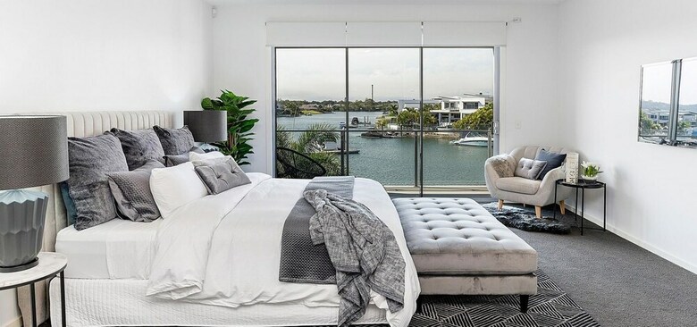 Waterfront Wonder