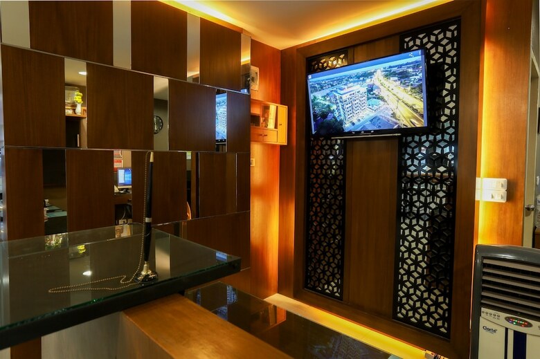 Hotel The Greenery Central Suites