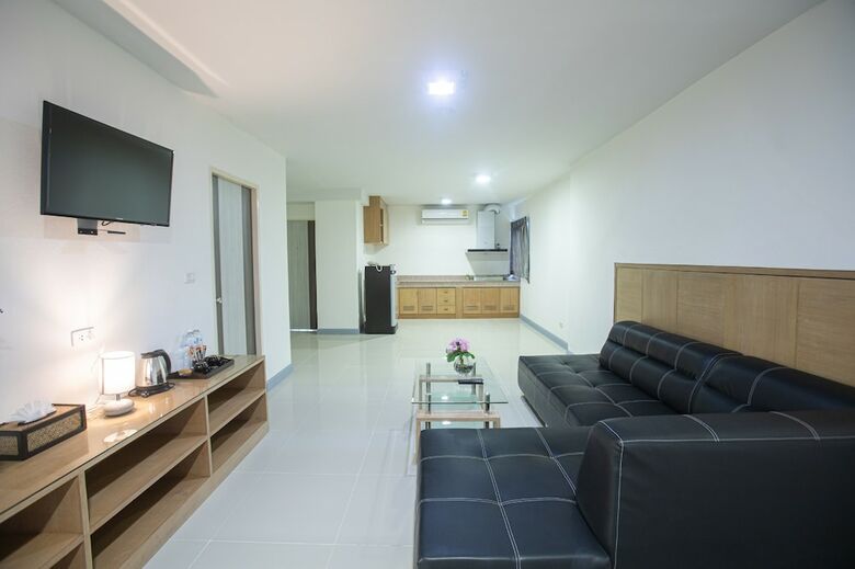 Hotel The Greenery Central Suites