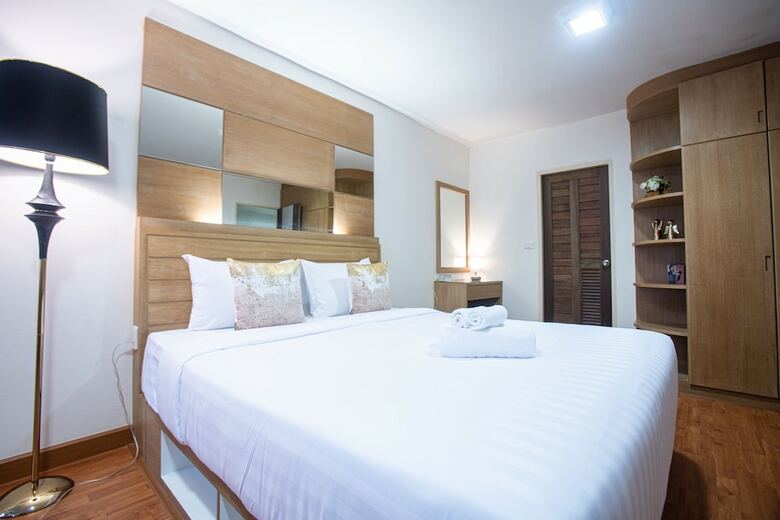 Hotel The Greenery Central Suites