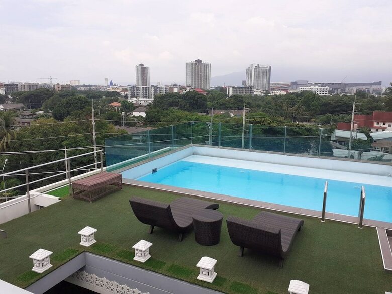 Hotel The Greenery Central Suites