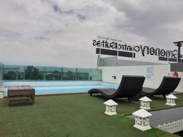 Hotel The Greenery Central Suites