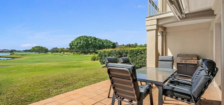 Fairways At Hope Island Resort