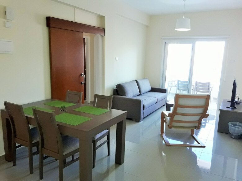 Apartamentos 44 Tsimintia Court