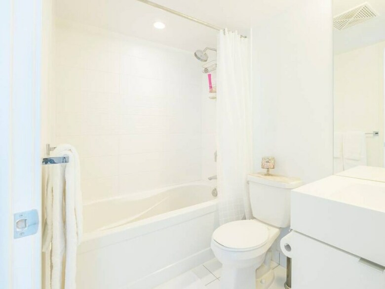 Apartamentos 1 Bedroom Flat In Spadina/fort York