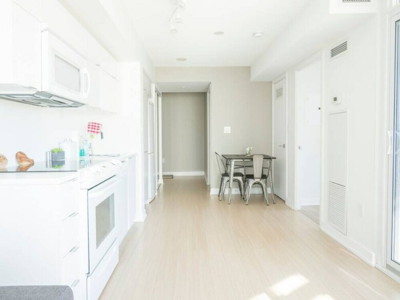 Apartamentos 1 Bedroom Flat In Spadina/fort York