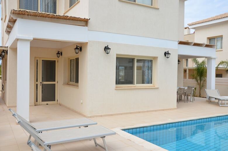 Anthorina Villa 17