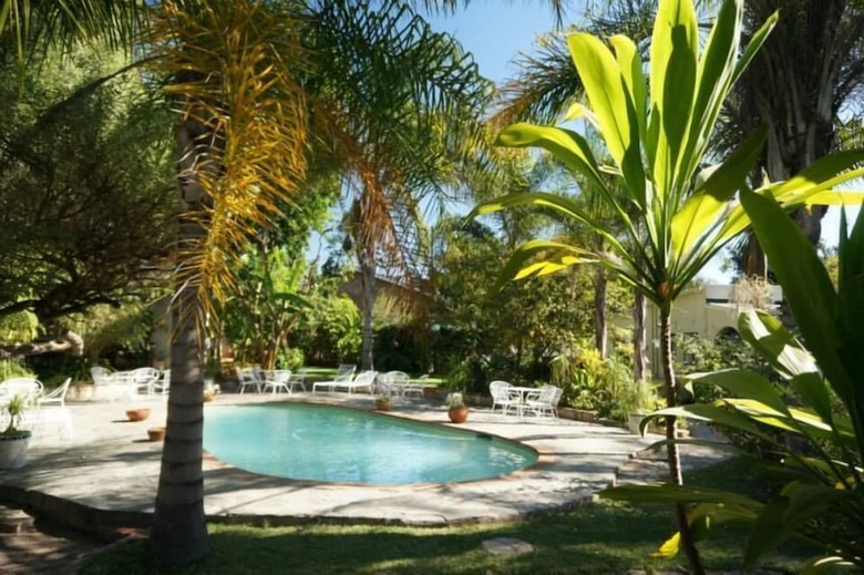 Hotel Travellers Guest House