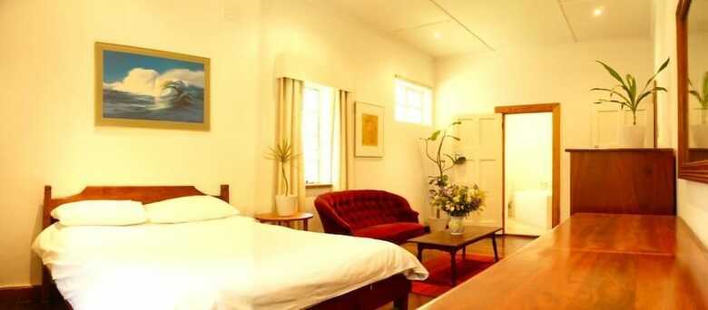 Hotel Travellers Guest House