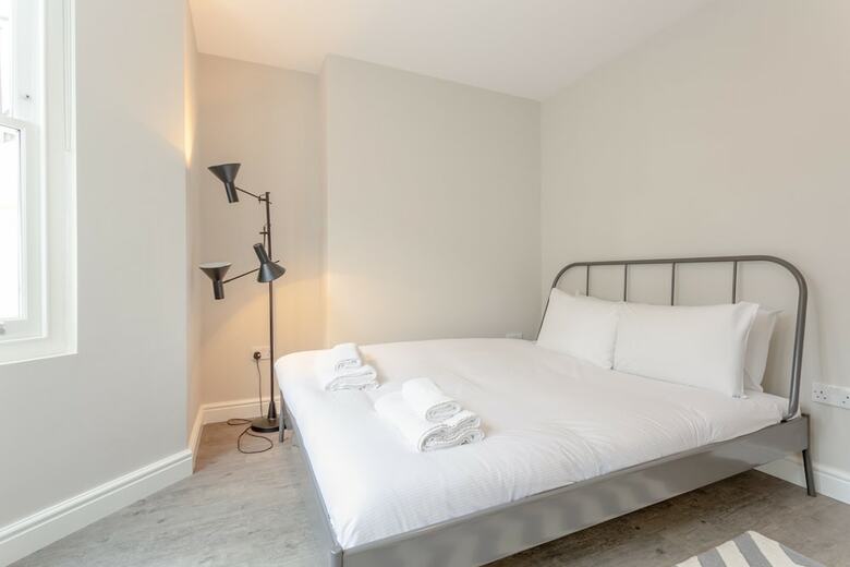 Apartamentos Spacious 1 Bedroom Flat With Garden