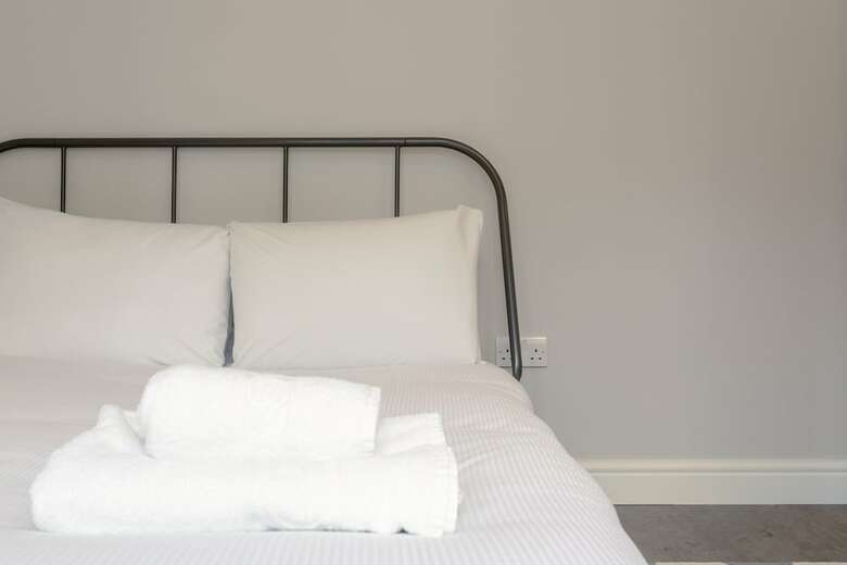 Apartamentos Spacious 1 Bedroom Flat With Garden