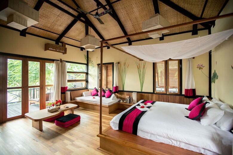Hotel Inle Heritage Stilt House