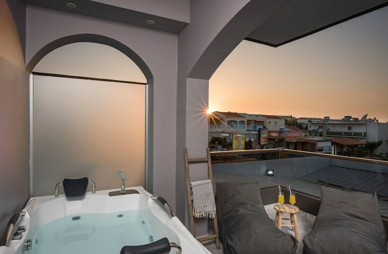 Sun Ray Luxury Aparthotel