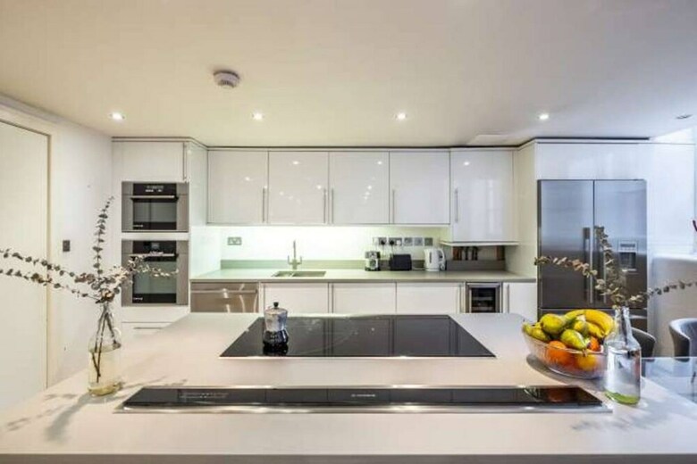 Stylish Loft-style Apartment Close To Overground
