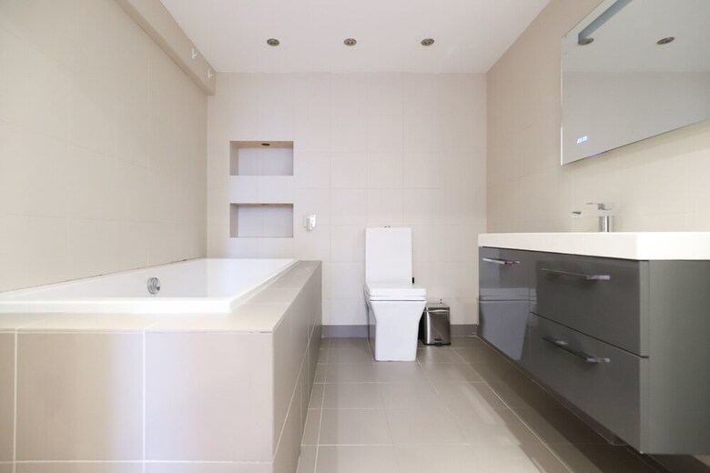Stylish Loft-style Apartment Close To Overground
