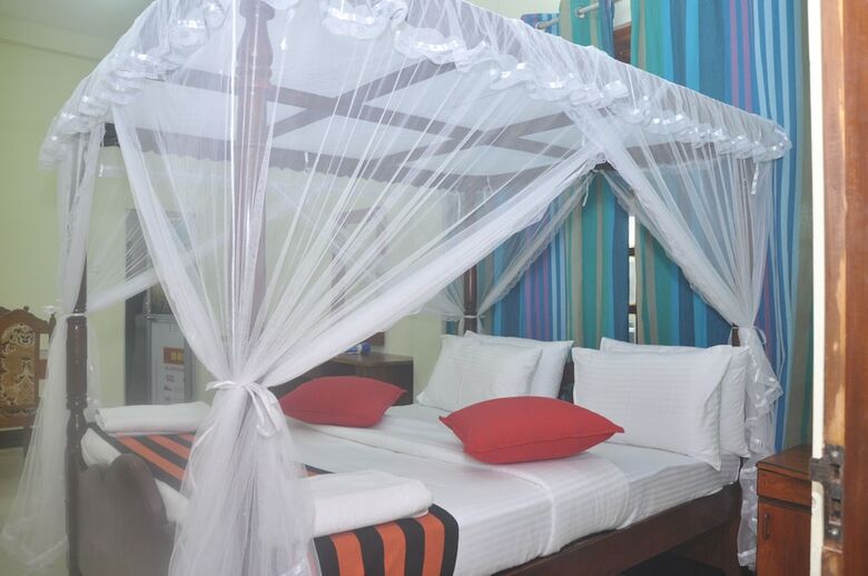 Hotel The Max Villa