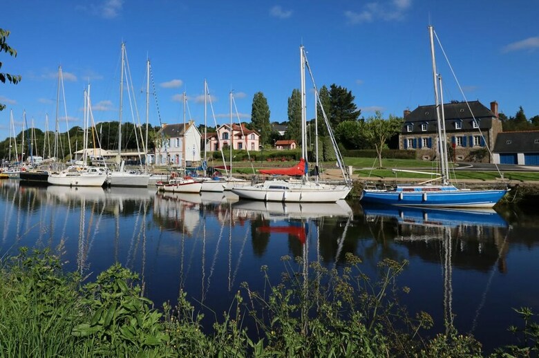 G�te Au Bord de La Rive