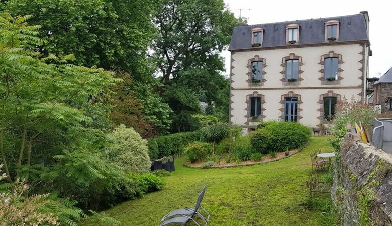 G�te Au Bord de La Rive