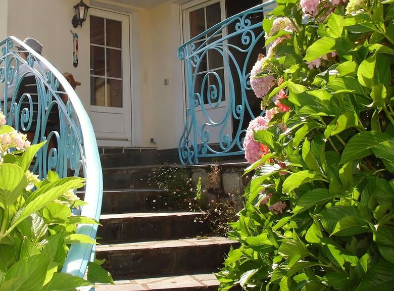 G�te Au Bord de La Rive