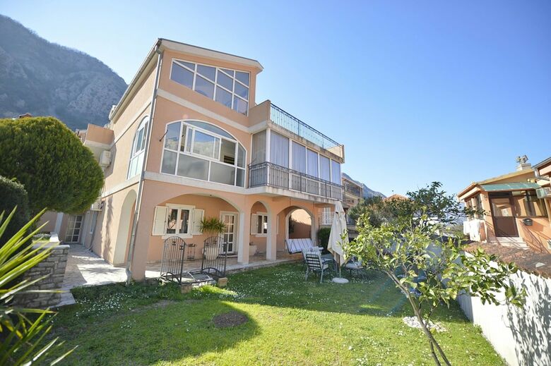 Sunshine Apartments