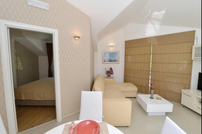 Sunshine Apartments