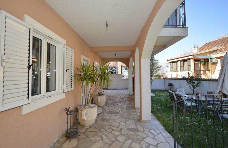 Sunshine Apartments