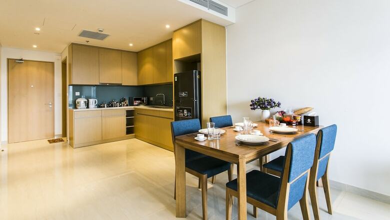 Johnny's Apartment & Ocean Villa