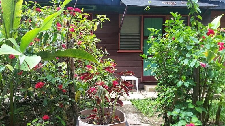 Hotel Secret Cabins At Firefly Beach