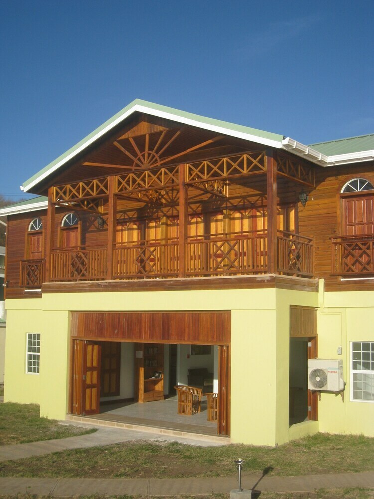 Hotel Kalinago Beach Resort