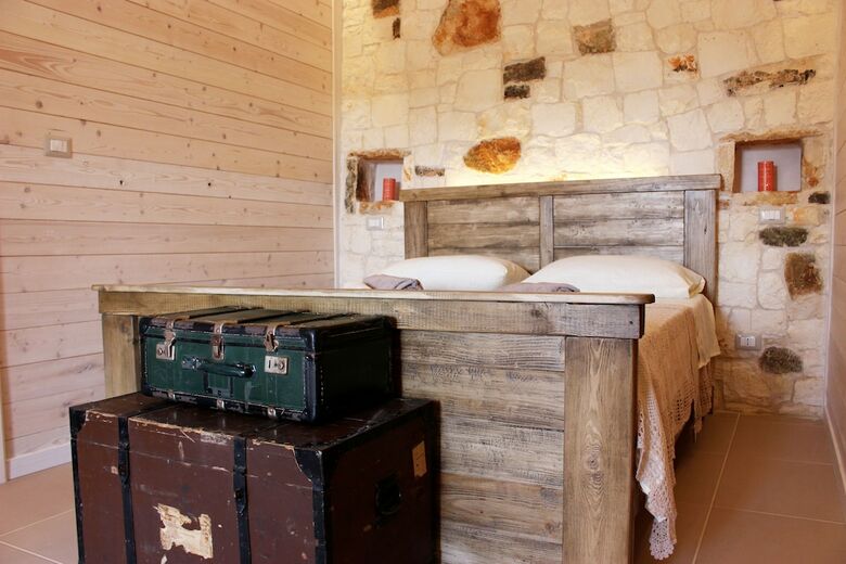 Trullo Madia With Shared Jacuzzi For A Memorable Stay In Nature And Relax